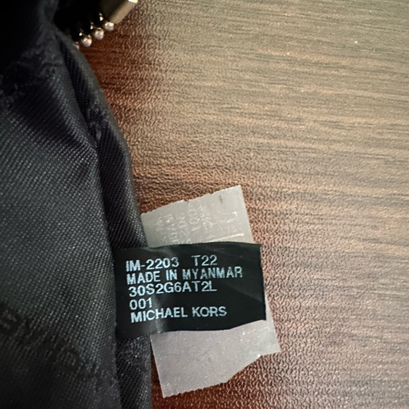 Michael Kors black bag w/2 outside pockets & spacious interior: 10” x 14” - Picture 9 of 9